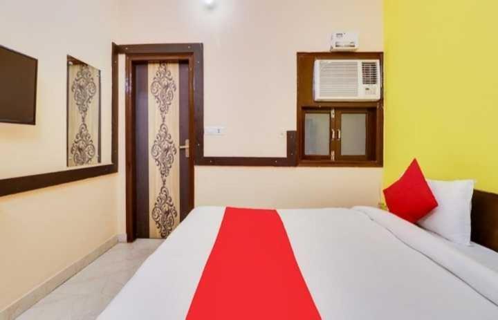 גורגאון Hotel O Jas Inn Near Star Mall מראה חיצוני תמונה